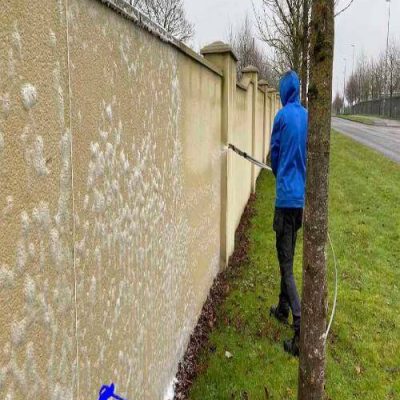 Soft_washing_a_rendered_garden_wall_1024